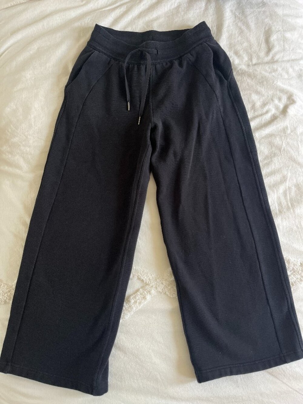 Scuba Mid-Rise Wide-Leg Pant Short